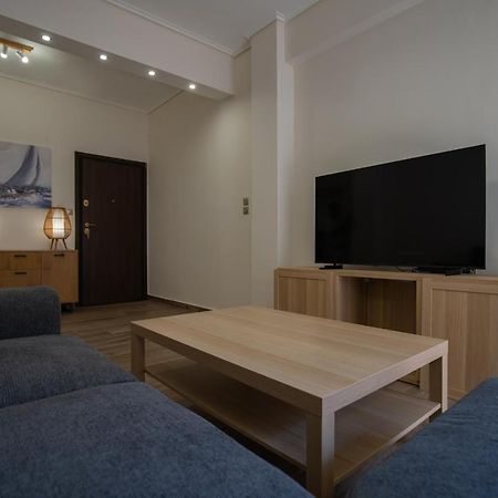 Max Blue Apartment, A Stay Like No Other Пирея Екстериор снимка