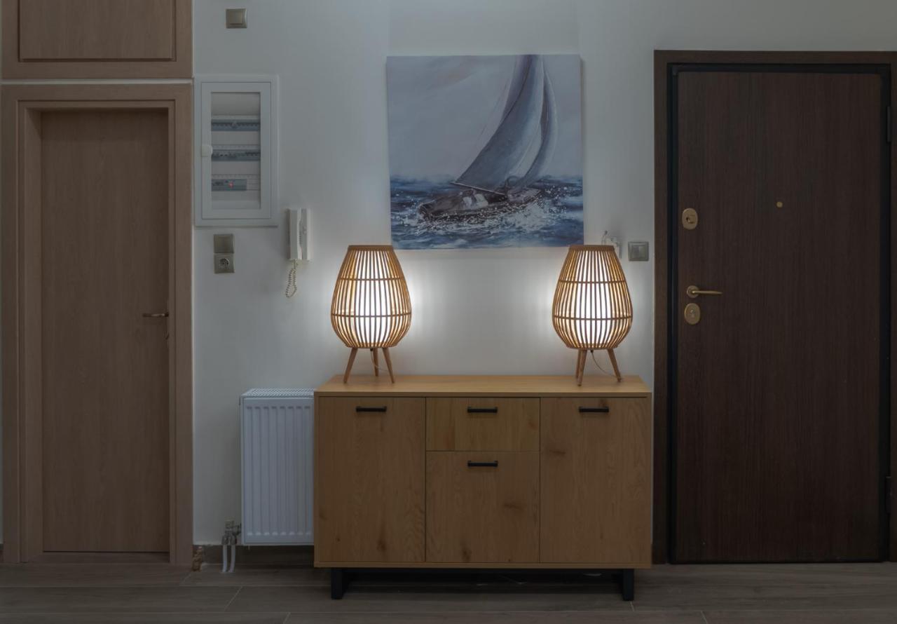 Max Blue Apartment, A Stay Like No Other Пирея Екстериор снимка