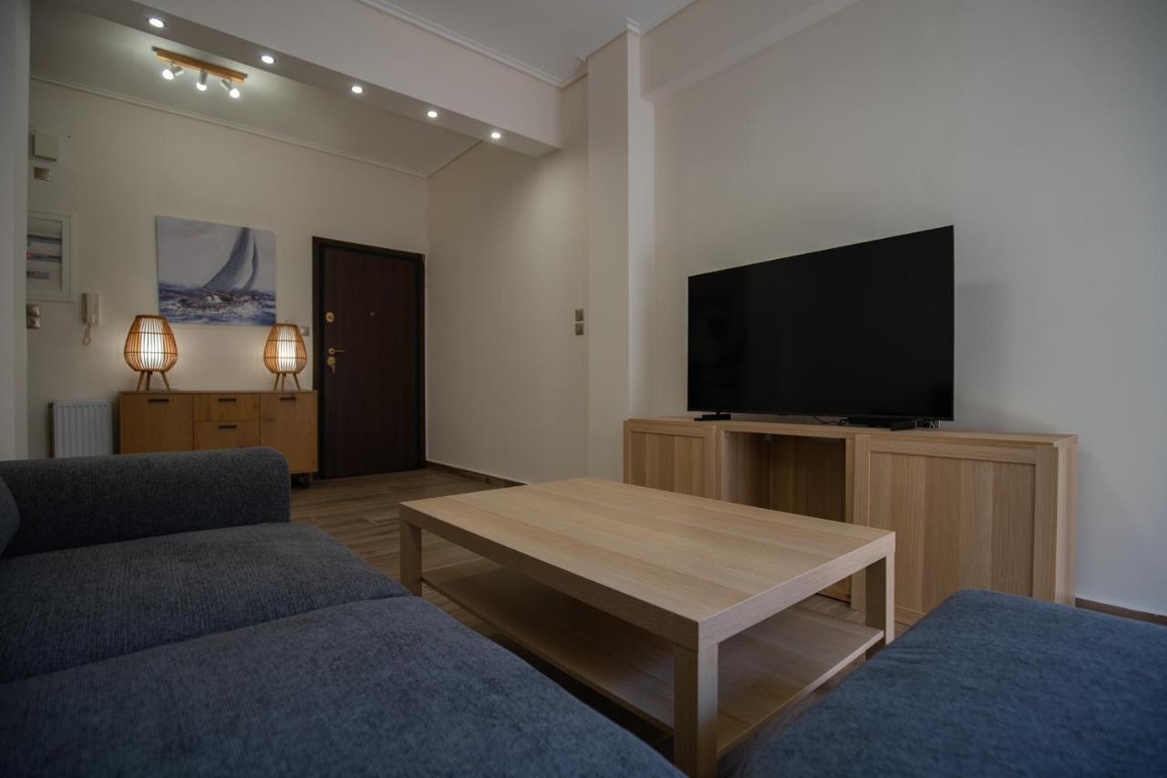 Max Blue Apartment, A Stay Like No Other Пирея Екстериор снимка