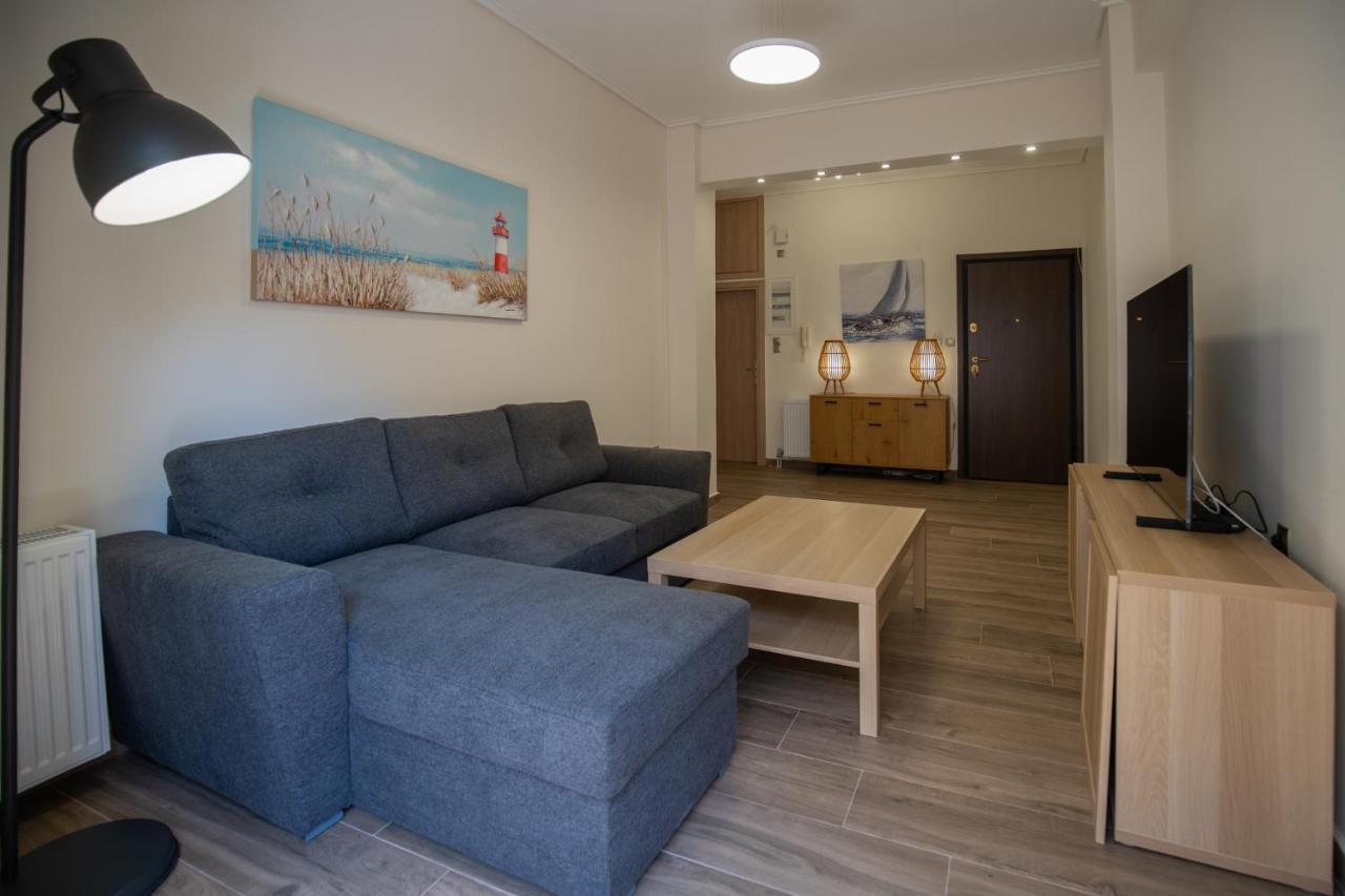Max Blue Apartment, A Stay Like No Other Пирея Екстериор снимка